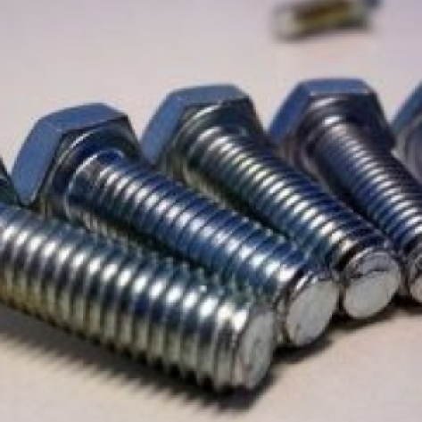 Nên dùng loại bulong nào cho ngành ô tô? Hướng dẫn chọn bulong đạt chuẩn kỹ thuật