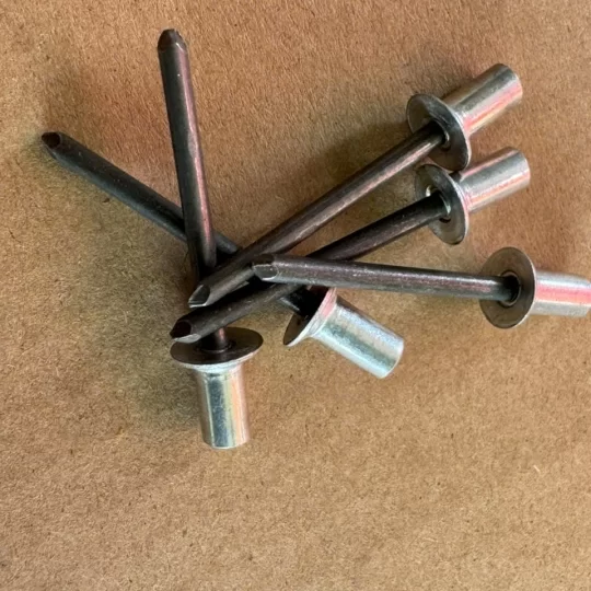 Rivet Nhôm Đầu Bằng