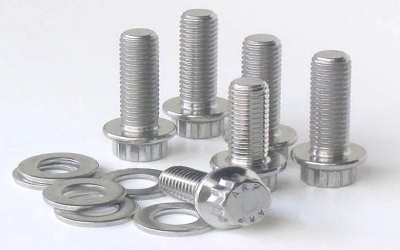 so-sanh-bulong-thep-va-bulong-inox