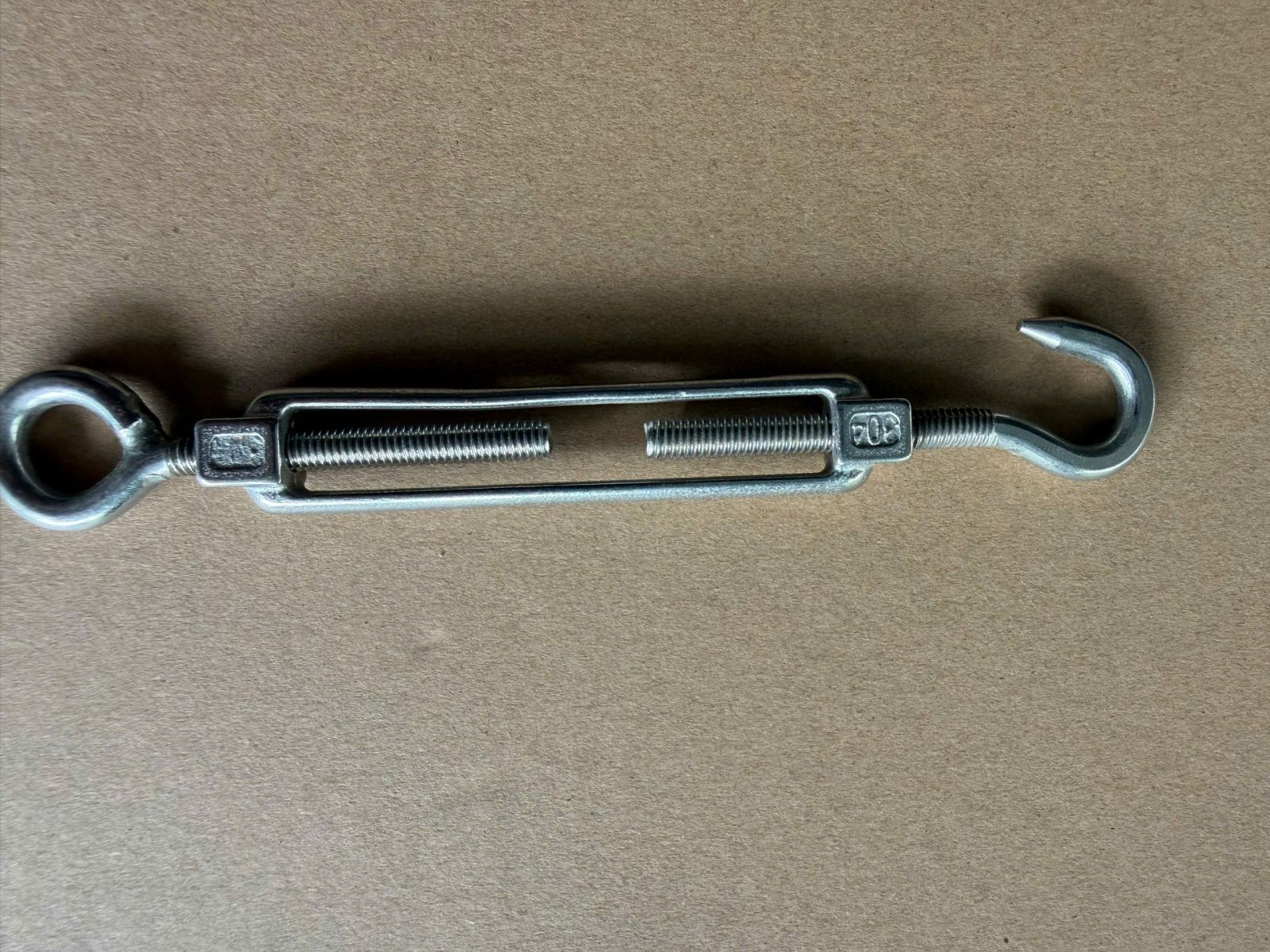 xuong-gia-cong-bulong-theo-yeu-cau-1